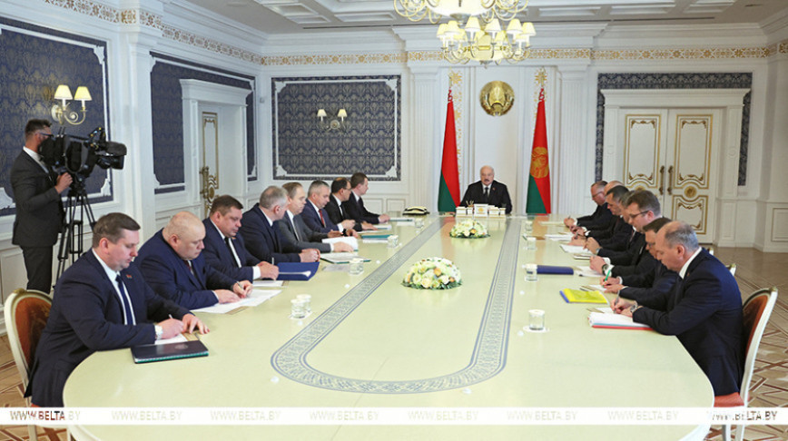 "Не раскачиваться, а бурить". Лукашенко ставит перед нефтяниками напряженные задачи