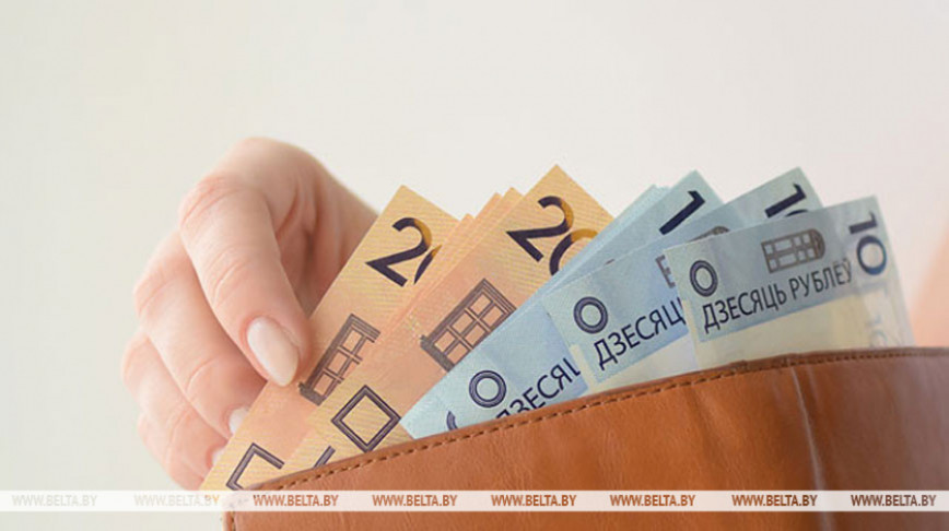 Ограничения на выплату пенсии за выслугу лет отменят с 1 января 2026 года для работающих госслужащих