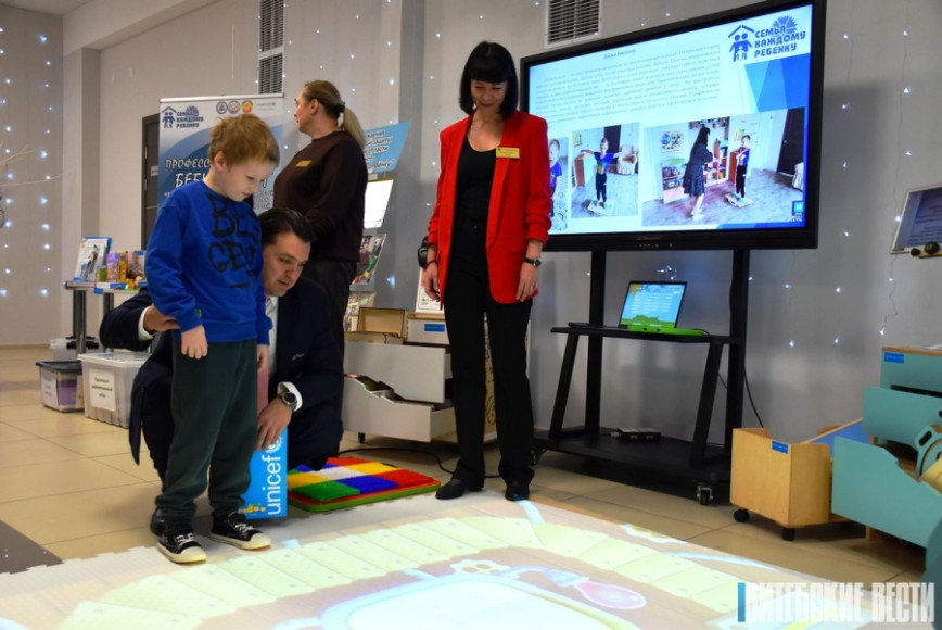 В Витебске обсудили результаты реализации проекта «Семья каждому ребенку»