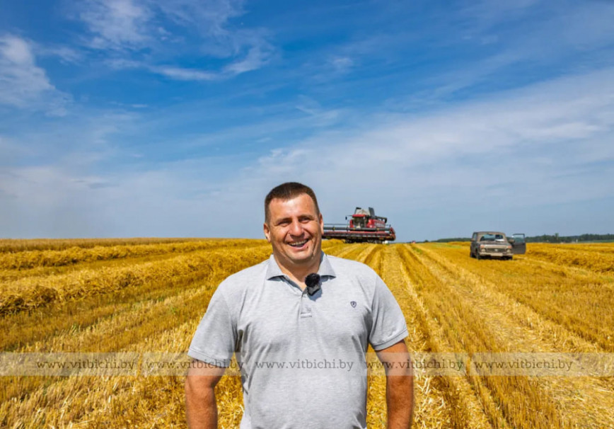 Аграрии Витебского района на уборочной наверстывают упущенное из-за дождей время