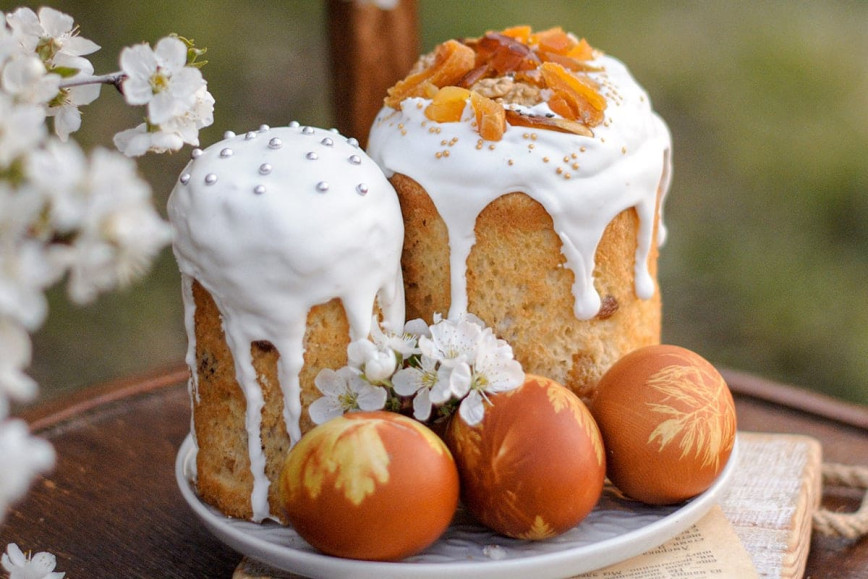 Уважаемые жители и гости Толочинского района! Примите сердечные поздравления со светлым праздником Пасхи по Григорианскому календарю!