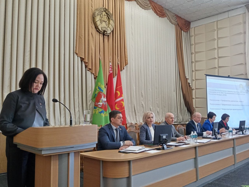 Демографическую безопасность населения и борьбу с борщевиком сегодня обсуждают в Толочине