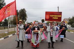 «Дажынкі-2021»: падарункі і віншаванні - працаўнікам сяла Віцебскай вобласці<br />