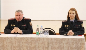 Начальнік УДАІ УУС Віцебскага аблвыканкама сустрэўся з работнікамі калектываў Талачынскага раёна<br />